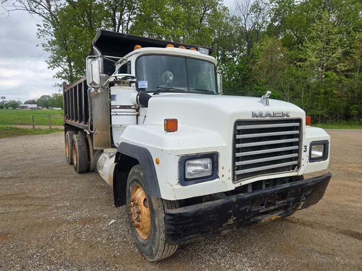 1996-mack-rd690s-image-20
