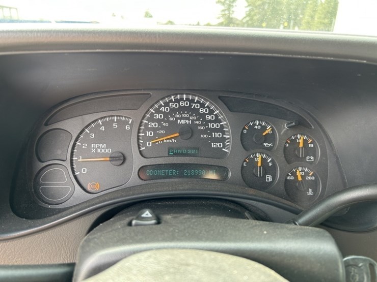 2003-chevrolet-tahoe-image-23