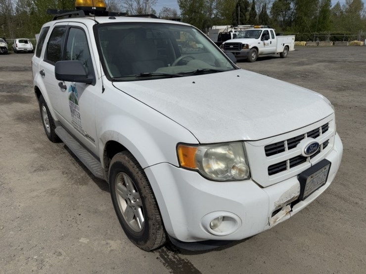 2010-ford-escape-hybrid-image-2