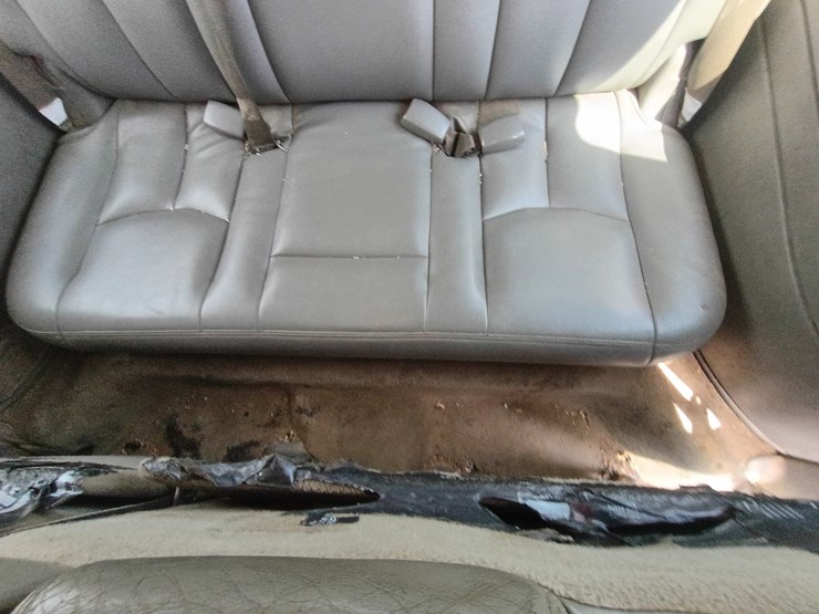 2005-chevrolet-suburban-image-67