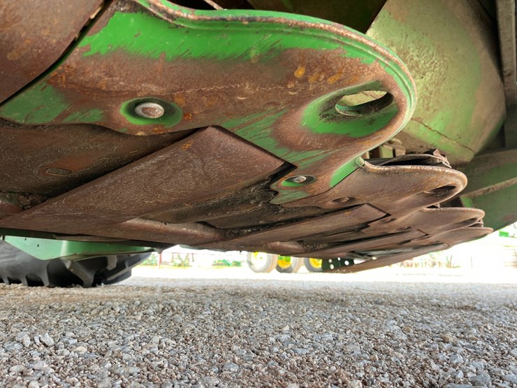 2023-john-deere-w235r-image-9