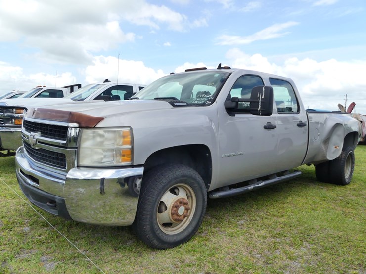 2009-chevrolet-3500hd-image-1