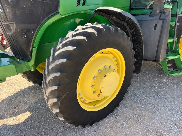 2013-john-deere-7215r-image-2