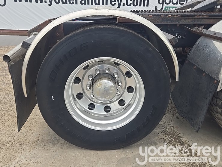 2014-kenworth-t800-image-25