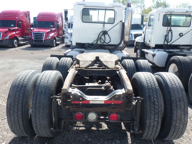 2001-mack-ch613-image-8