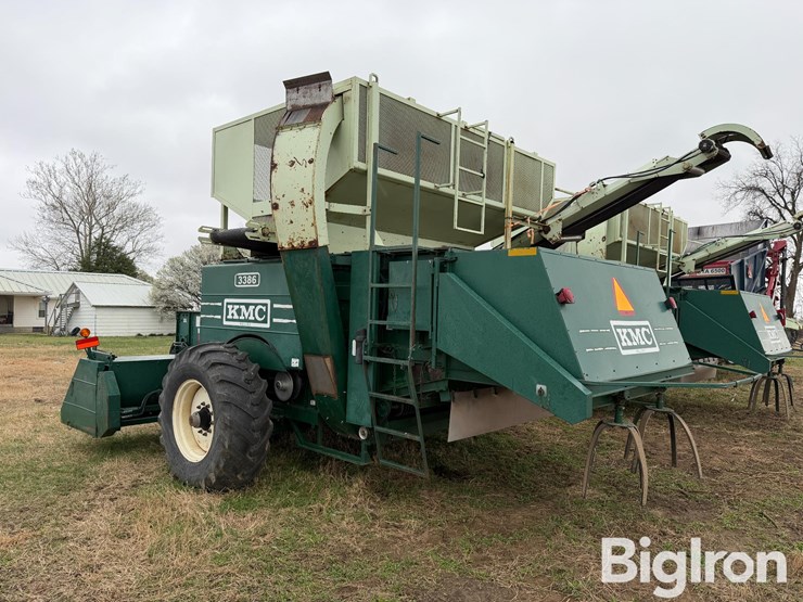 2012-kmc-3386-peanut-combine-image-7