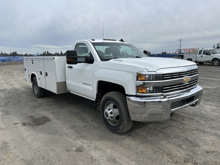 2015-chevrolet-silverado-3500-image-7