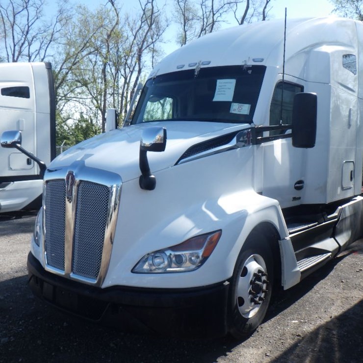 2023 KENWORTH T680