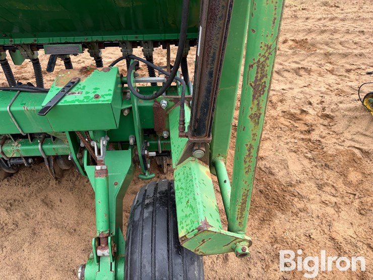 2020-great-plains-solid-stand-2020-image-19