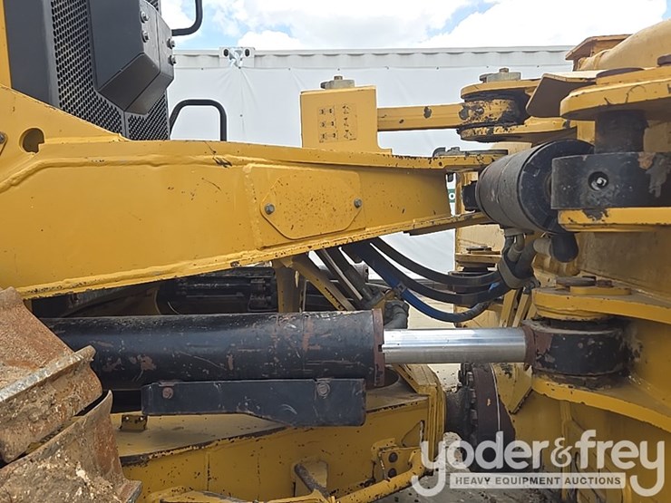 2019-caterpillar-d6-lgp-image-31