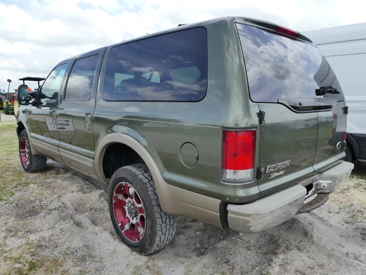 2000-ford-excursion-image-3