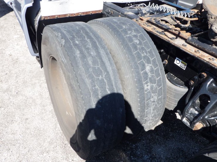 2020-kenworth-t680-image-19