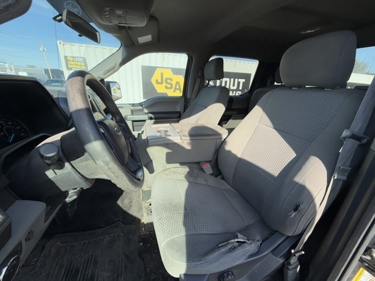 2017-ford-f150-xlt-image-25