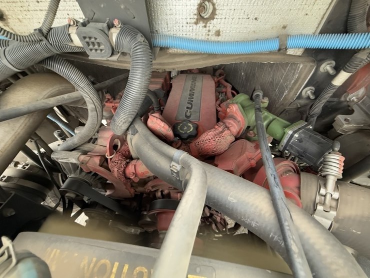 2014-freightliner-mt45-image-11