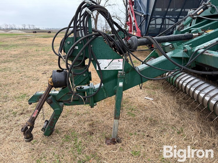 2012-kmc-3386-peanut-combine-image-9