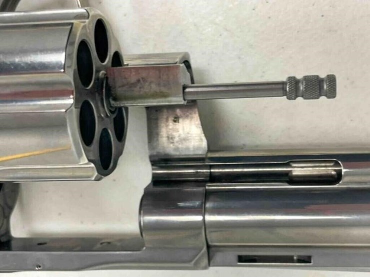 colt-revolver-image-9