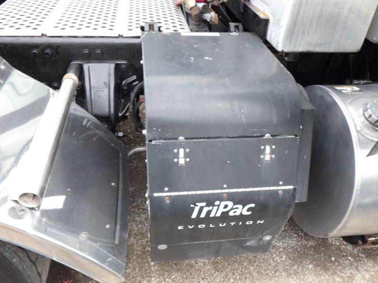 2016-kenworth-t800-image-5