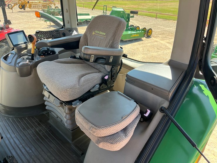 2013-john-deere-7215r-image-18