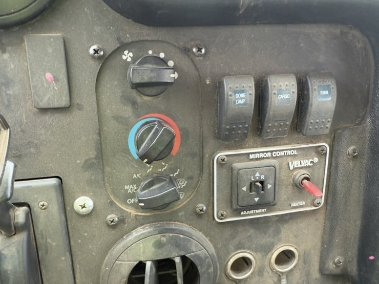 2014-freightliner-mt45-image-30