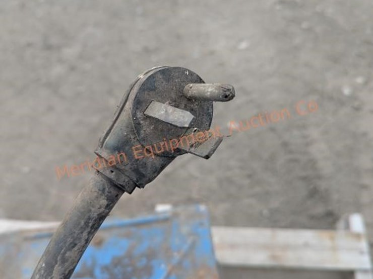 miller-thunderolt-welder-image-8