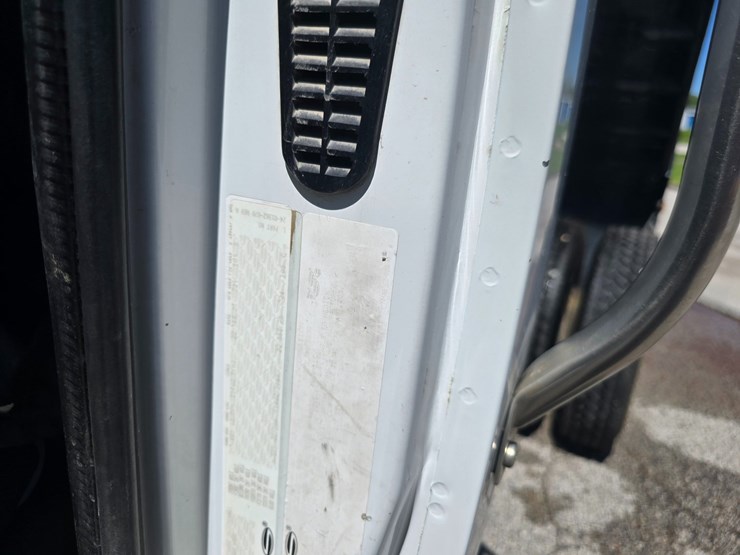 2009-sterling-acterra-image-79