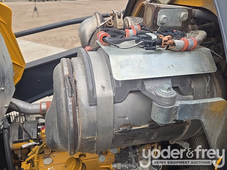 2021-deere-310sl-image-76