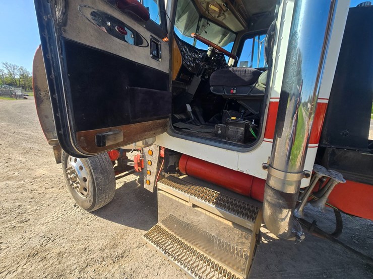 1987-peterbilt-379-image-58