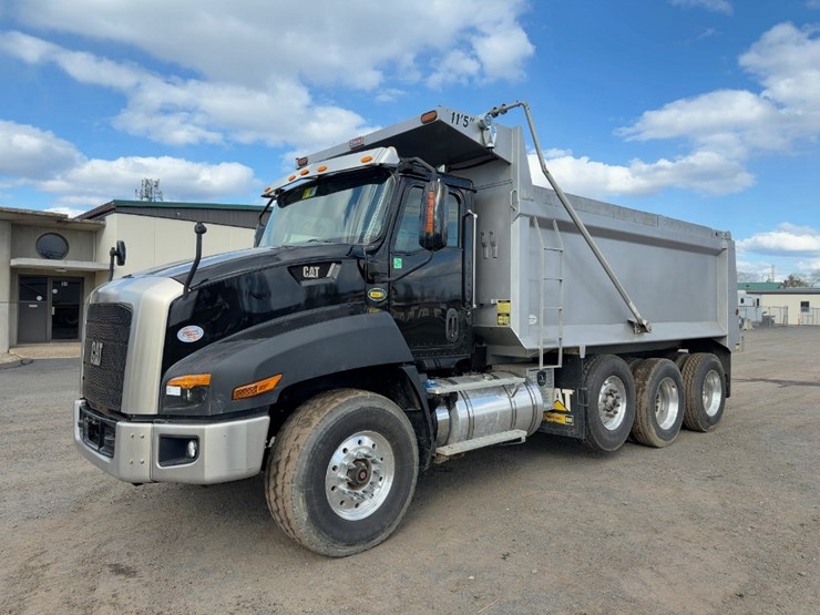 2015-caterpillar-ct660-image-1