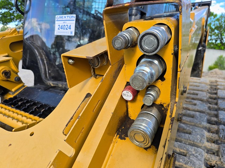 2023-caterpillar-299d3-xe-image-48