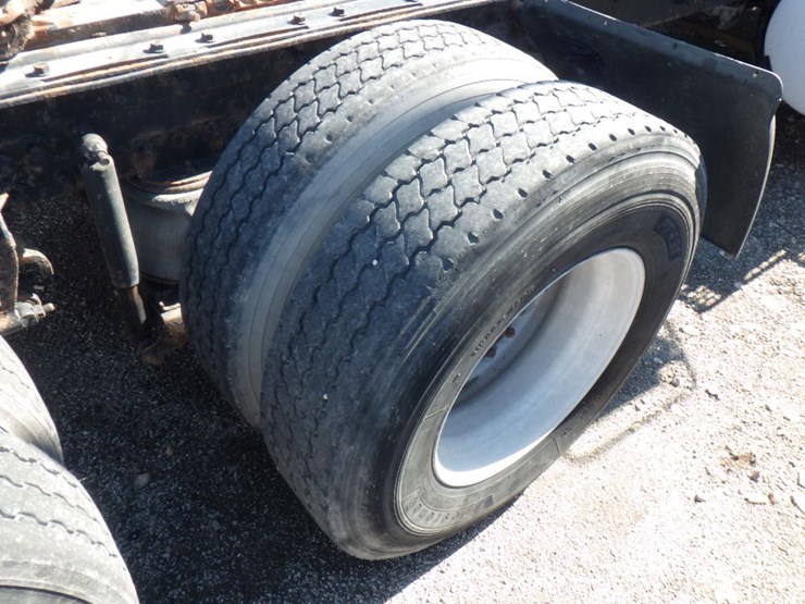 2000-mack-ch613-image-5