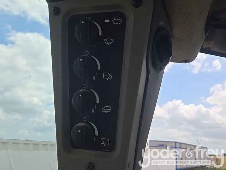 2019-caterpillar-d6-lgp-image-113