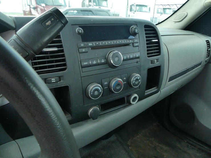 2009-chevrolet-3500hd-image-15