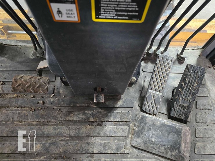 2012-deere-770g-image-18