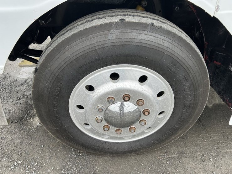 1994-peterbilt-377-image-9