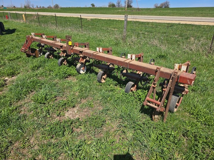 #576-•-noble-6r-3pt-cultivator-image-1