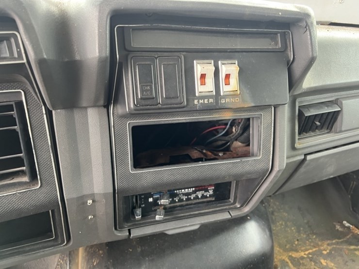 1992-ford-f700-image-20