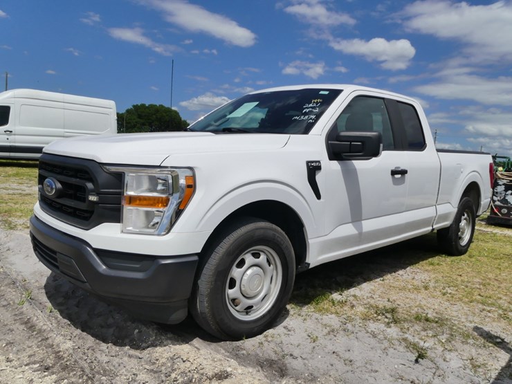 2021-ford-f150-xl-image-1