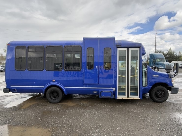 2008-ford-e450-image-3