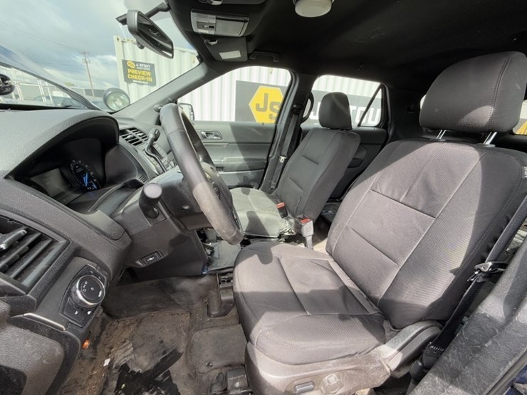 2018-ford-explorer-image-23