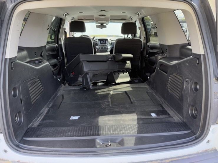 2013-chevrolet-tahoe-image-19