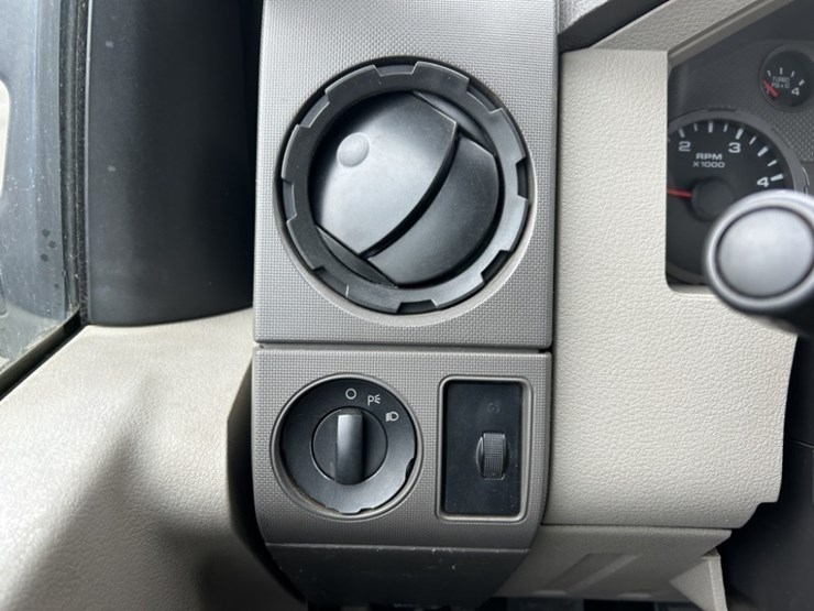 2008-ford-f450-xl-sd-image-26