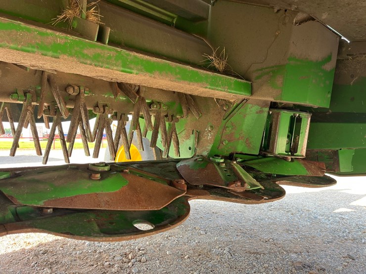 2023-john-deere-c400-image-7