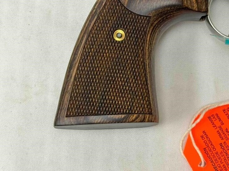 sig-sauer-pistol-image-19