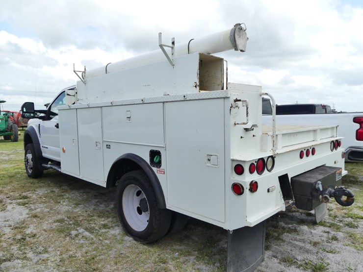 2017-ford-f550-xl-image-3