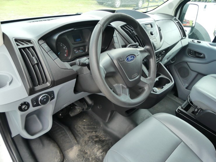 2019-ford-transit-image-11