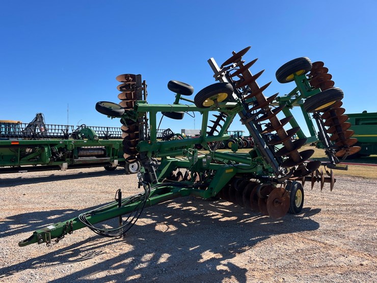 2004-john-deere-637-image-1