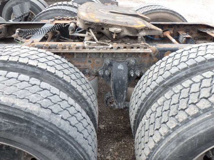 2017-freightliner-cascadia-125-image-12