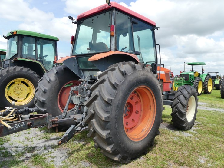 2004-kubota-m9000-image-4