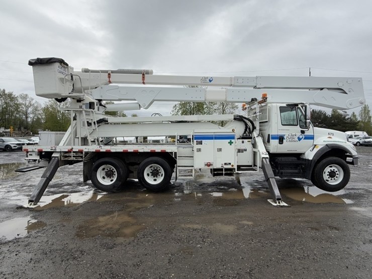 2007-international-7400-image-3