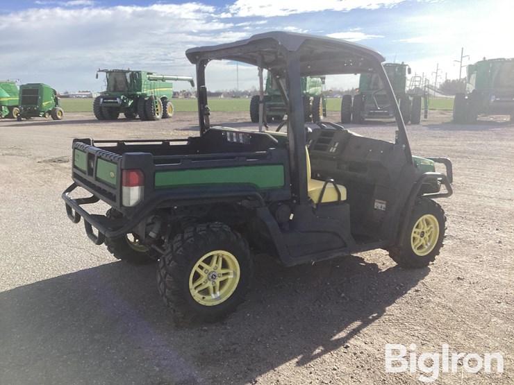 2019-john-deere-gator-image-5